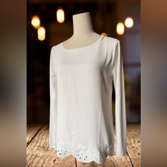 LOFT Off-White Long Sleeve Blouse w/Embroidered Scalloped Bottom (XS) - Picture 5 of 11